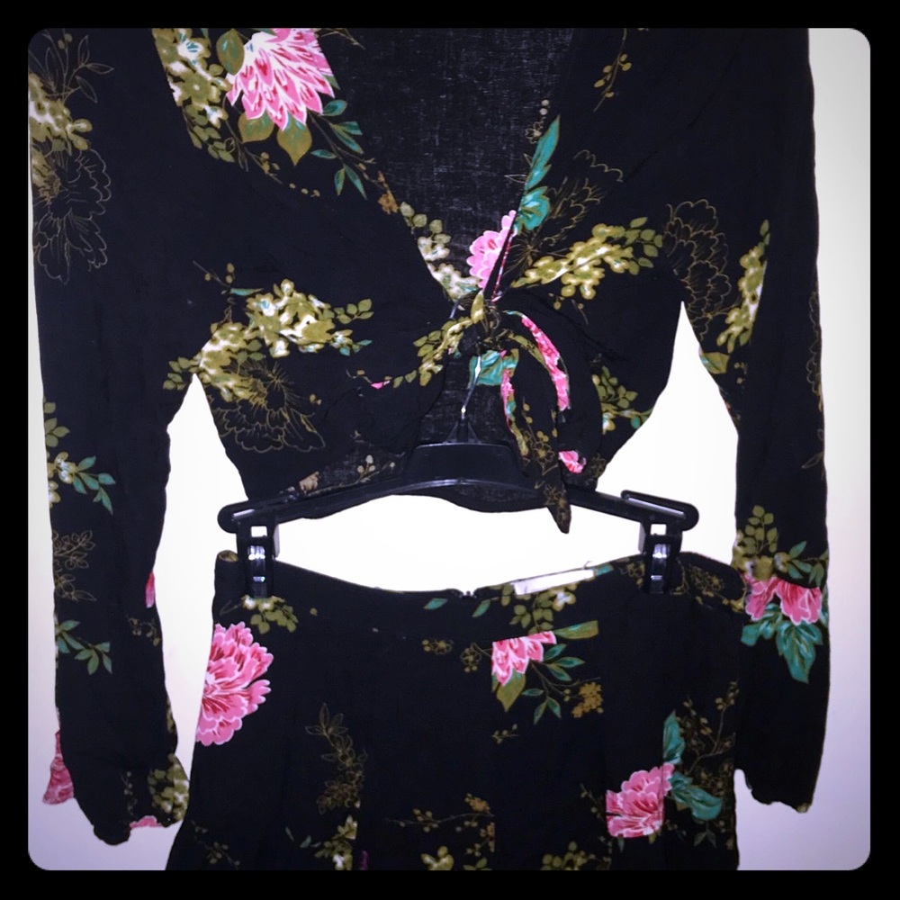 2 Piece Blouse/Shorts Set Black Floral